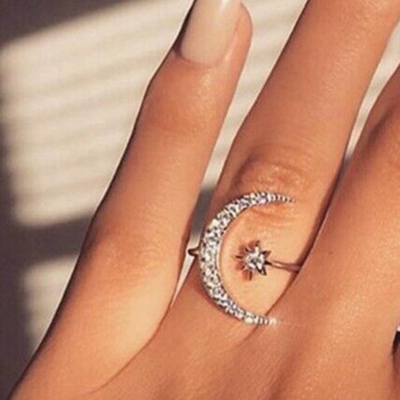 Jewelry - NWOT Rose Gold White Sapphire Eclipse Ring
